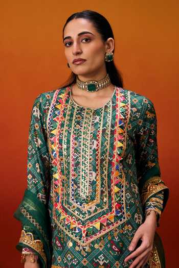 Buy_Evra By Nikita_Green Silk, Cotton Gota Patti Round Neck, Yes Patola Print Kurta Set _Online_at_Aza_Fashions