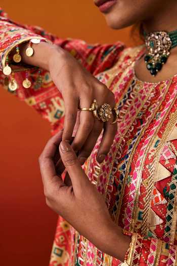 Buy_Evra By Nikita_Red Silk, Cotton Gota Patti Square Neck Patola Print Kurta Set _Online_at_Aza_Fashions