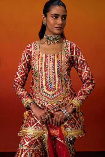Buy_Evra By Nikita_Red Silk, Cotton Gota Patti Square Neck Patola Print Kurta Set 