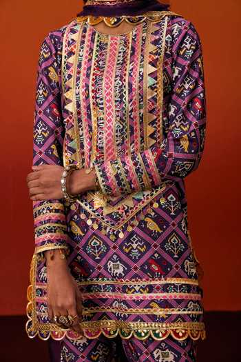 Buy_Evra By Nikita_Magenta Silk, Cotton Gota Patti Round Neck, Yes Patola Print Kurta Pant Set 