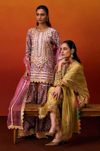 Evra By Nikita_Yellow Silk, Cotton Gota Patti Round Neck Printed Kurta Set _Online_at_Aza_Fashions