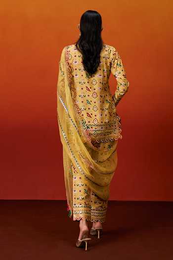 Shop_Evra By Nikita_Yellow Silk, Cotton Gota Patti Round Neck Printed Kurta Set _at_Aza_Fashions