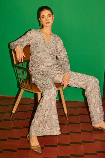 Evra By Nikita_Grey Georgette Embroidery V-neck, Yes Kurta And Pant Set _at_Aza_Fashions