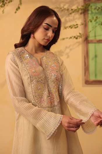 Buy_Label Niti Bothra_Beige Silk, Chanderi, Tencel Pearls, Applique Yoke Embroidered Kurta And Pant Set _Online
