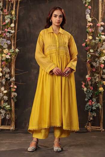 Buy_Label Niti Bothra_Yellow Silk, Chanderi, Tencel Lace Collared Pintuck Kurta And Pant Set _at_Aza_Fashions