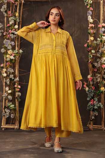 Label Niti Bothra_Yellow Silk, Chanderi, Tencel Lace Collared Pintuck Kurta And Pant Set _Online