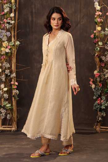 Buy_Label Niti Bothra_Beige Silk, Chanderi, Tencel Applique V-neck, Yes Embroidered Kurta And Pant Set _Online_at_Aza_Fashions