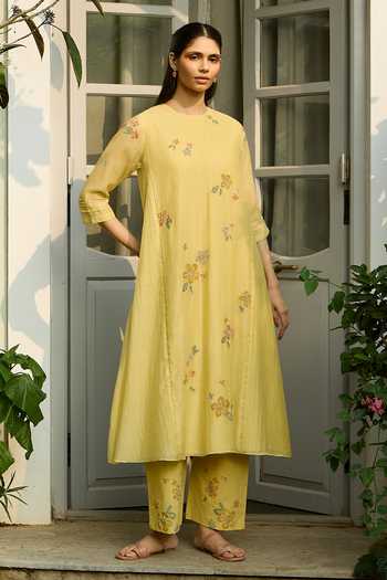 Buy_Vaayu_Yellow Cotton, Muslin Embroidery Round Neck Lemon Bloom Kurta Set _at_Aza_Fashions