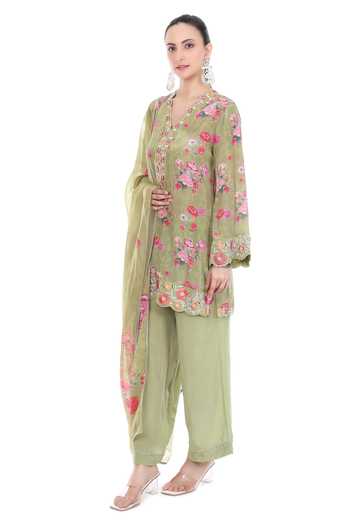 Tanu Malhotra_Pink Crepe, Organza Embroidery, Lace V-neck Floral Print Kurta Set _at_Aza_Fashions