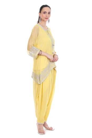 Tanu Malhotra_Yellow Lurex Embroidery Round Neck Kaftaan And Pant Set _Online_at_Aza_Fashions