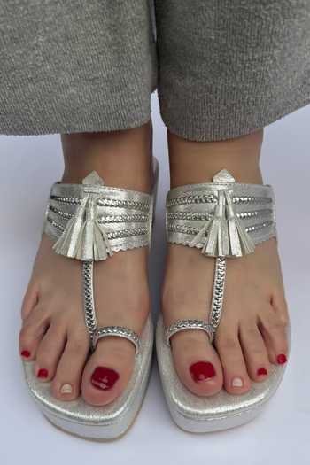 Buy_Sandalwali_Silver Tassels, Chains Kumari Poo Vegan Leather Kolhapuri Wedges _at_Aza_Fashions