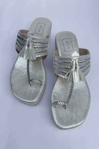 Sandalwali_Silver Tassels, Chains Kumari Poo Vegan Leather Kolhapuri Wedges _Online_at_Aza_Fashions