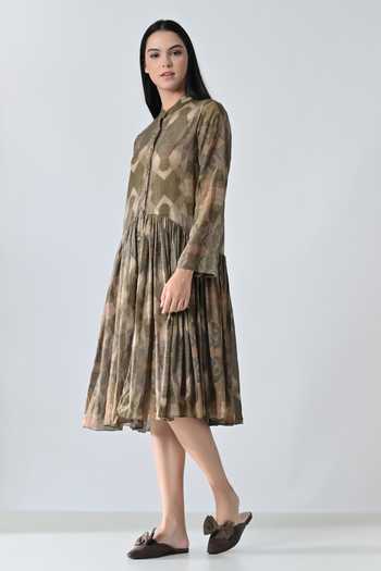 Samant Chauhan_Beige Cotton Mandarin Collar Abstract Printed Pleated Dress _Online_at_Aza_Fashions