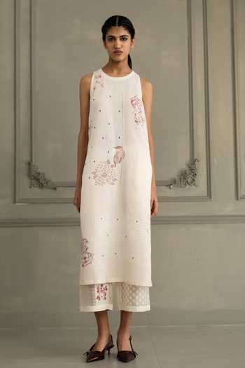 Buy_Arcvsh By Pallavi Singh_Ivory Silk, Organza, Chanderi, Linen Embroidery High Hand Block Print Kurta Set _at_Aza_Fashions