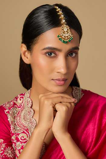 Buy_Karisa Designs_Green Beads, Pearls, Stones Elsa Chaand Embellished Maangtikka _at_Aza_Fashions
