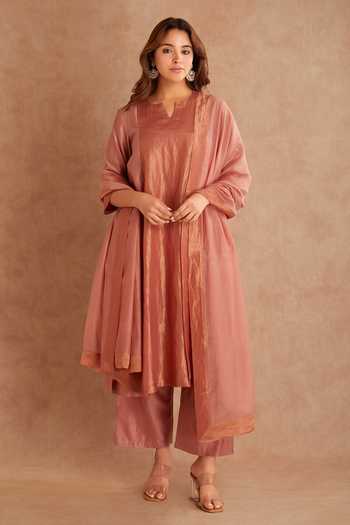Buy_Priya Chaudhary_Pink Chanderi Split V-neck Straight Kurta Set _at_Aza_Fashions