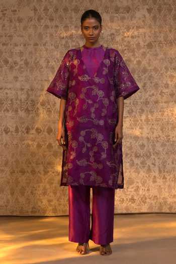 Eeda_Purple Chanderi Zari V-neck Floral Pattern Kurta And Pant Set _at_Aza_Fashions