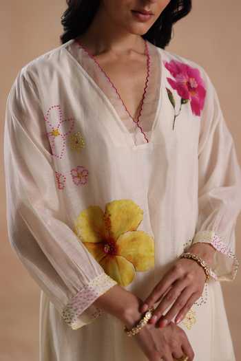 Begum_Ivory Chanderi Silk, Cotton Applique, Kamal Floral Embroidered Kurta And Pant Set _Online_at_Aza_Fashions