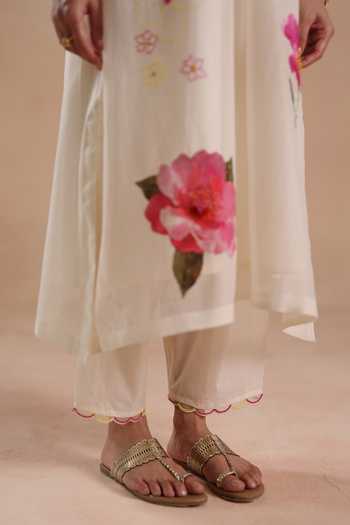 Buy_Begum_Ivory Chanderi Silk, Cotton Applique, Kamal Floral Embroidered Kurta And Pant Set _Online_at_Aza_Fashions