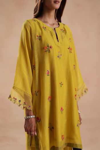 Shop_Begum_Yellow Chanderi Silk, Cotton Embroidery Notched Raina Floral Kurta And Pant Set _Online_at_Aza_Fashions