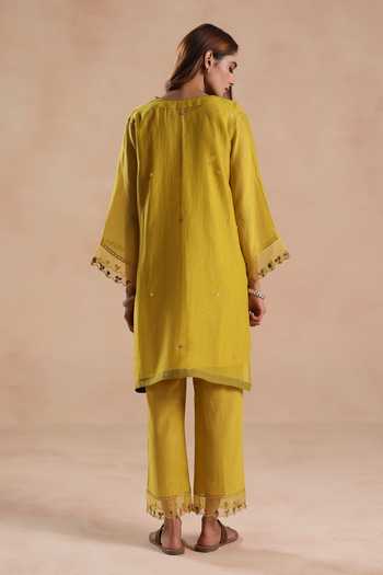 Shop_Begum_Yellow Chanderi Silk, Cotton Embroidery Notched Raina Floral Kurta And Pant Set _at_Aza_Fashions