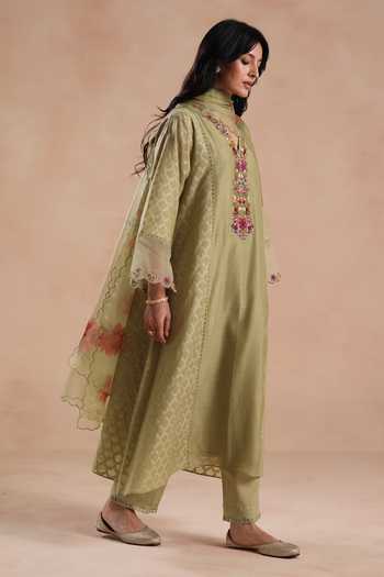 Begum_Green Chanderi Silk, Jacquard, Cotton, Organza Rua Placement Kurta Set _Online_at_Aza_Fashions