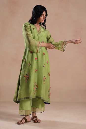 Buy_Begum_Green Chanderi Silk, Cotton, Organza Embroidery V-neck Zeya Straight Kurta Set _Online_at_Aza_Fashions