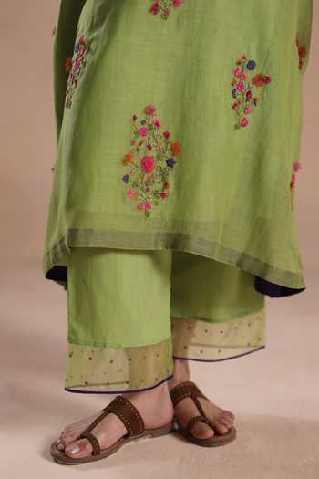 Shop_Begum_Green Chanderi Silk, Cotton, Organza Embroidery V-neck Zeya Straight Kurta Set 