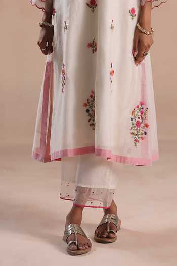 Shop_Begum_Ivory Chanderi Silk, Cotton, Organza Embroidery V-neck Zeya Kurta Set _Online_at_Aza_Fashions