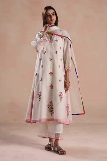 Begum_Ivory Chanderi Silk, Cotton, Organza Embroidery V-neck Zeya Kurta Set _at_Aza_Fashions