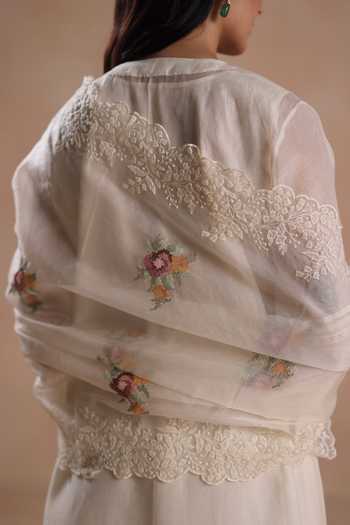 Buy_Begum_Ivory Chanderi Silk, Cotton, Organza Lace Round Siara Yoke Embroidered Kurta Set 