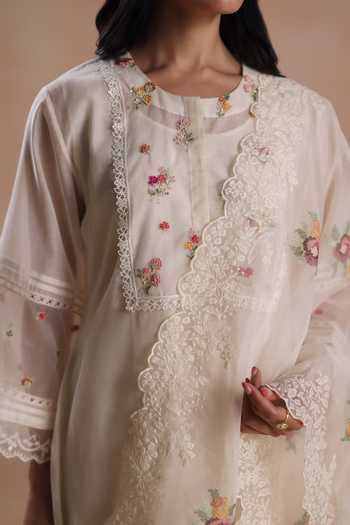 Shop_Begum_Ivory Chanderi Silk, Cotton, Organza Lace Round Siara Yoke Embroidered Kurta Set _Online