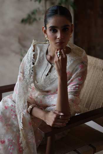 Shop_Begum_Pink Organza, Silk Embroidery, Lace, Zari Round Solana Flower Saree With Blouse _Online_at_Aza_Fashions
