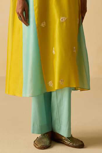 Shikha Mehta_Yellow , Chanderi, Cotton, Organza Embroidery V-neck Hand Kurta Set _Online_at_Aza_Fashions