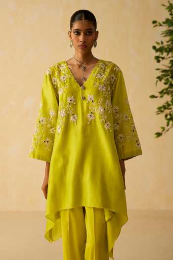 Shikha Mehta_Lime Silk, Chanderi, Cotton Embroidery, Mirrors V-neck Arzoo Dori Kurta Set _Online_at_Aza_Fashions
