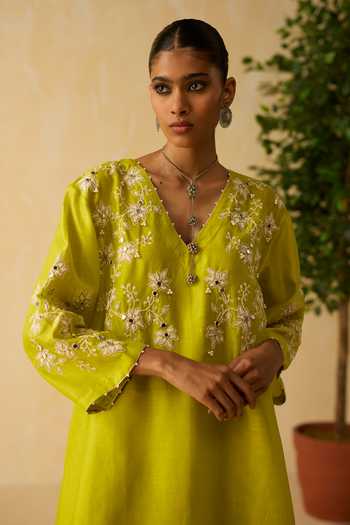 Buy_Shikha Mehta_Lime Silk, Chanderi, Cotton Embroidery, Mirrors V-neck Arzoo Dori Kurta Set _Online_at_Aza_Fashions