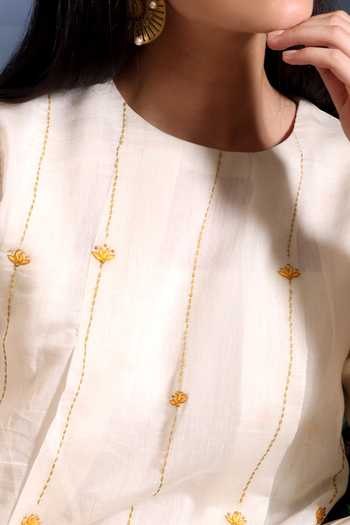 Taisha_Off White Chanderi Embroidery, Beads, Tassels Kaira Pure Malai Top And Pant Set _Online_at_Aza_Fashions