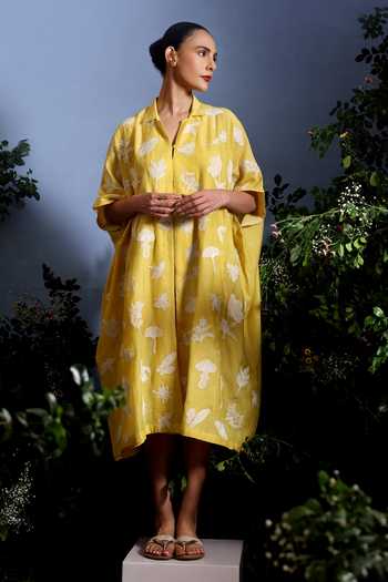 Buy_Taisha_Yellow Chanderi Applique Open Neck Niwana Motif Pattern Pure Malai Kaftan _at_Aza_Fashions