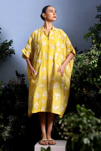 Buy_Taisha_Yellow Chanderi Applique Open Neck Niwana Motif Pattern Pure Malai Kaftan 