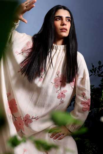 Buy_Taisha_Off White Chanderi Applique High Neck Sakuraa Cherry Blossom Dress 