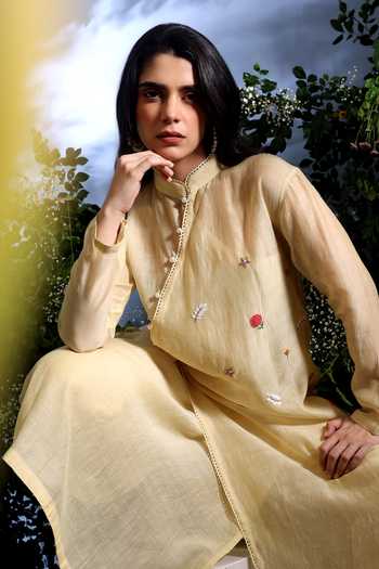 Taisha_Yellow Chanderi Embroidery Mandarin Malini Pure Malai Angarkha And Pant Set 