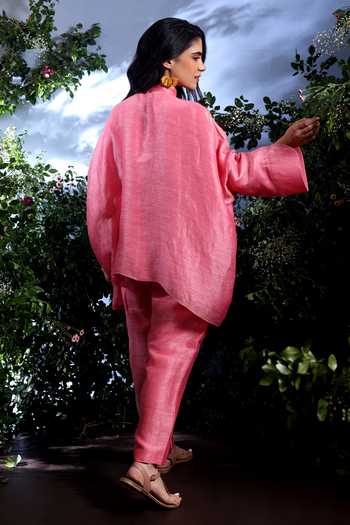 Shop_Taisha_Pink Linen Applique Mandarin Collar Hiyana Sunflower Kaftan Set _at_Aza_Fashions