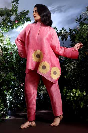 Taisha_Pink Linen Applique Mandarin Collar Hiyana Sunflower Kaftan Set _Online_at_Aza_Fashions
