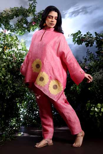 Shop_Taisha_Pink Linen Applique Mandarin Collar Hiyana Sunflower Kaftan Set _Online_at_Aza_Fashions