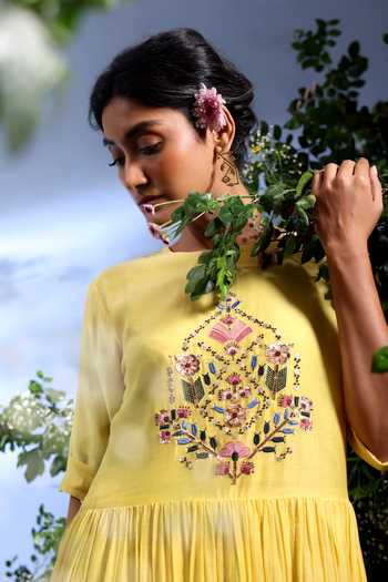 Taisha_White Chanderi Embroidery Round Neck Midi Dress _at_Aza_Fashions