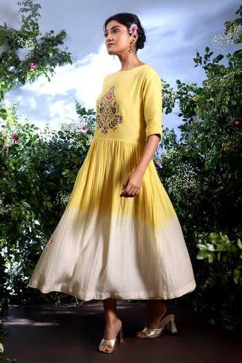 Shop_Taisha_White Chanderi Embroidery Round Neck Midi Dress 