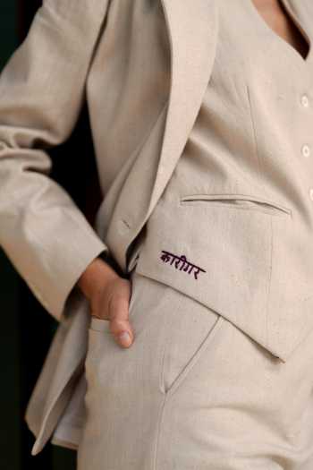 Raasa_Off White Handloom Cotton V-neck Ash Cloud Blazer And Trouser Set _Online