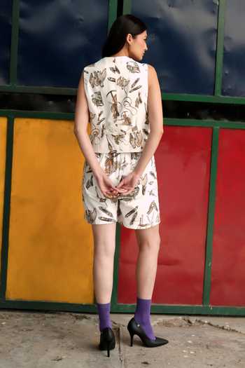 Shop_Raasa_White Handloom Cotton V-neck Canvas Printed Blazer Shorts Set 