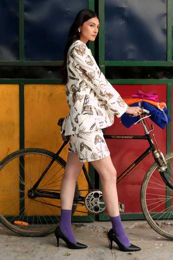 Buy_Raasa_White Handloom Cotton V-neck Canvas Printed Blazer Shorts Set _Online