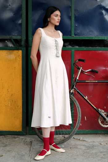 Buy_Raasa_White Handloom Cotton Square Neck Moonlace Dress _Online_at_Aza_Fashions